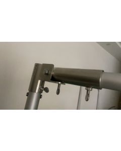 Adjustable upright bracket 